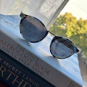 Trendy Tortoise Shell Sunglasses